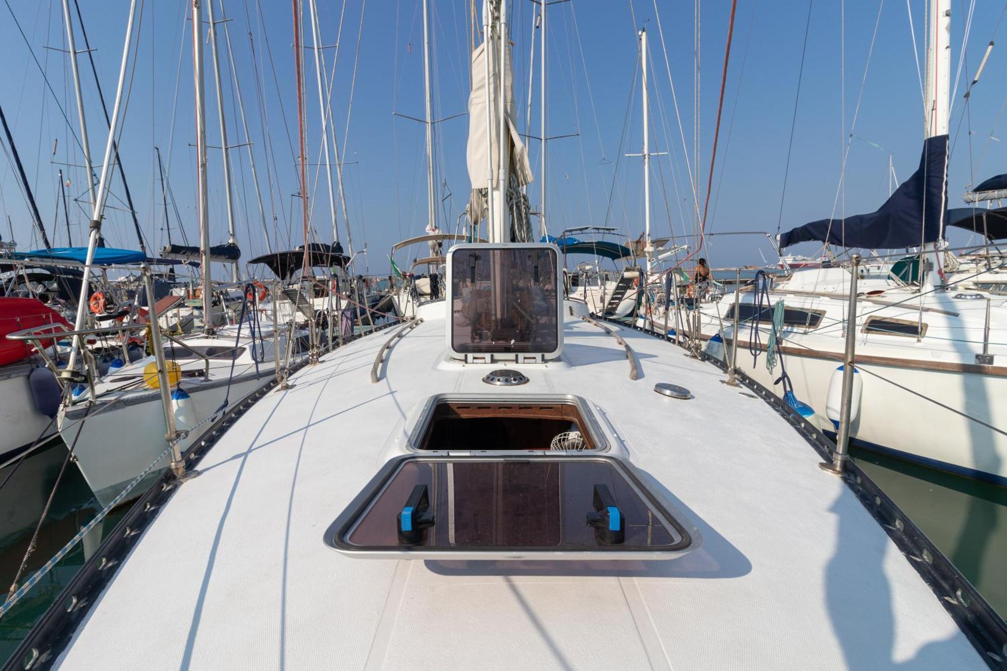 Отель Quo Vadis Yacht Бари Экстерьер фото